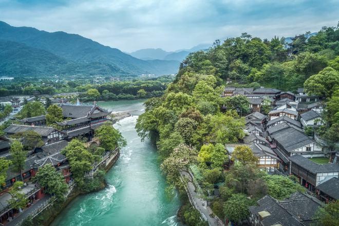 都江堰旅游：自然与文化的完美结合