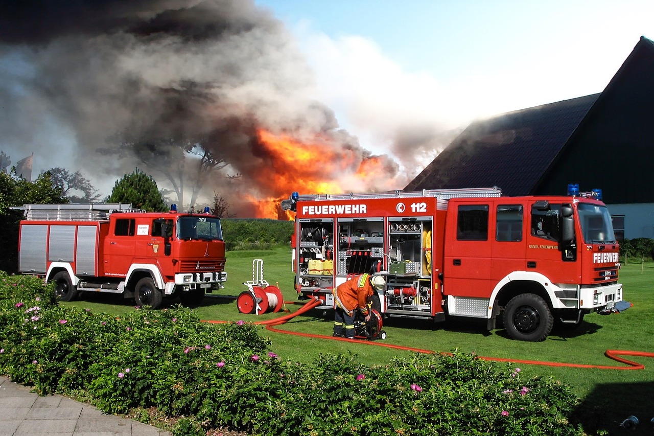小米汽车回应南京SU7着火事件，安全至上，持续保障用户利益