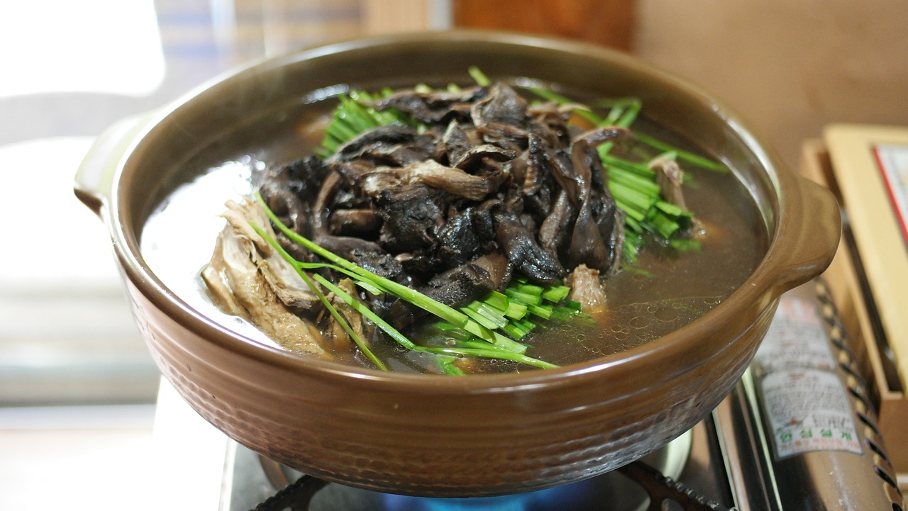 探索美食奥秘，自制清汤火锅底料的秘诀与风味之旅